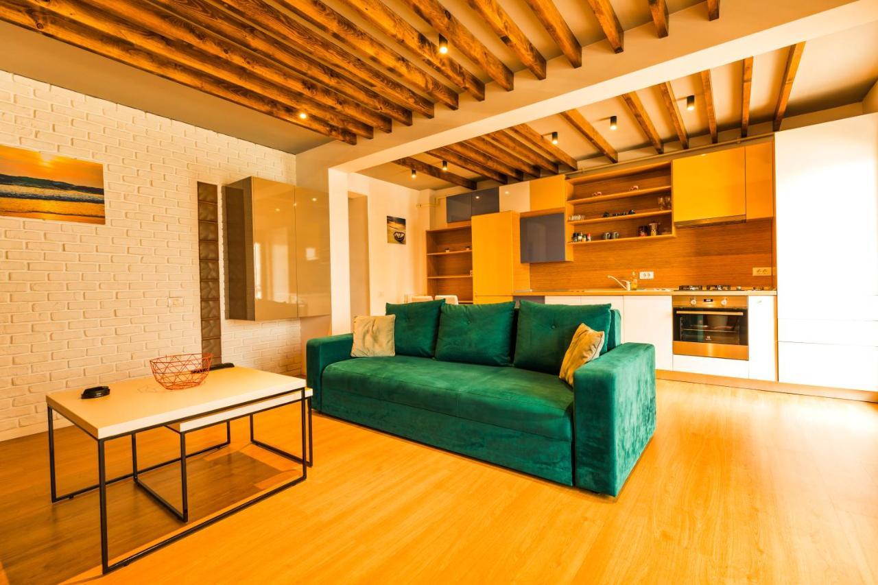 Aty Apartament นาโวดาริ ภายนอก รูปภาพ