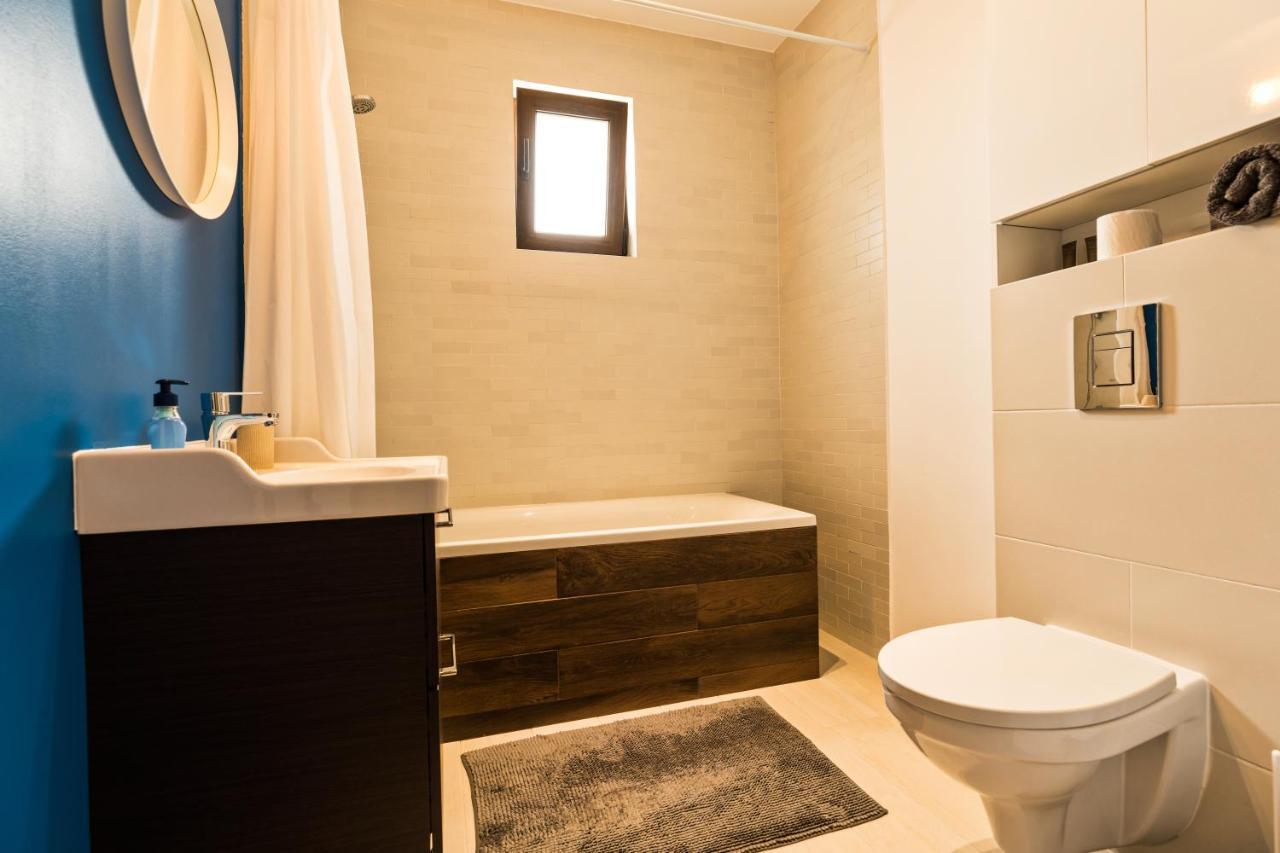Aty Apartament นาโวดาริ ภายนอก รูปภาพ