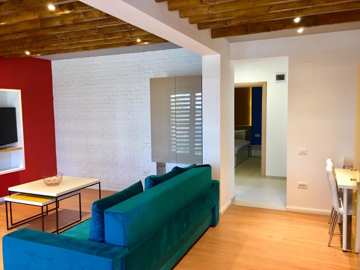 Aty Apartament นาโวดาริ ภายนอก รูปภาพ